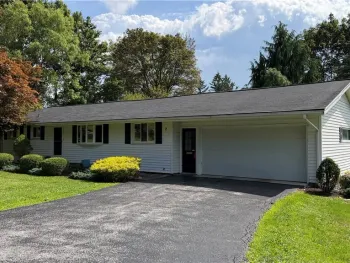 Property at 2 Gayle Road Road, Skaneateles, NY 13152