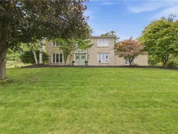Property at 19 Sandpiper Hl, Perinton, NY 14450