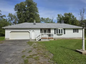 Property at 1041 Old State Route 31, Elbridge, NY 13080