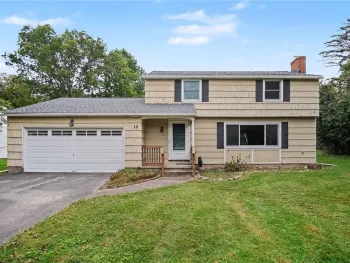 Property at 19 Crest View Dr, Penfield, NY 14625