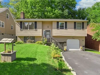 Property at 142 Sunhill Terrace, Syracuse, NY 13207