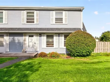 Property at 17 Huntsman Way, Webster, NY 14580
