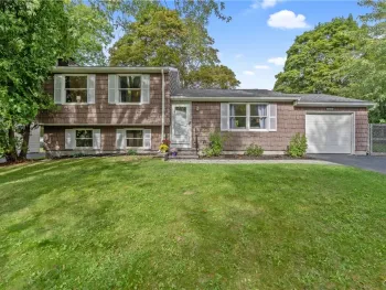Property at 4245 Hunting Creek Dr, Clay, NY 13041