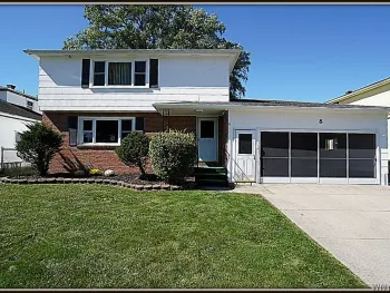 Property at 8 Sebring Drive, Cheektowaga, NY 14043