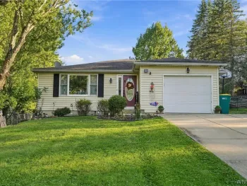 Property at 21 Fairlawn Court, Aurora, NY 14052