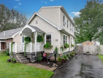 Property at 29 Wenro Place, West Seneca, NY 14210