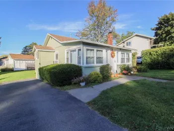 Property at 13207 Sunset Parkway Drive, Carlton, NY 14571
