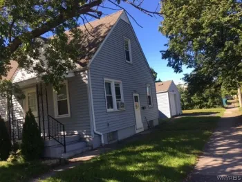 Property at 3572 Sherwood Avenue, Niagara Falls, NY 14301