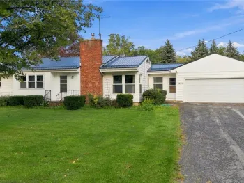 Property at 4469 Grayce Avenue, Royalton, NY 14067