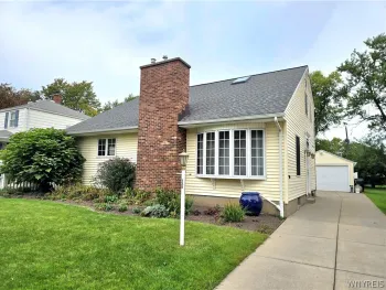 Property at 126 Meadow Ln, Tonawanda, NY 14223