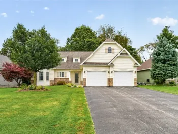 Property at 28 Kingsford Lane, Ogden, NY 14559
