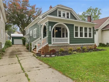 Property at 118 Chamberlin Drive, West Seneca, NY 14210