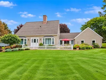 Property at 30 Stonington Dr, Pittsford, NY 14534