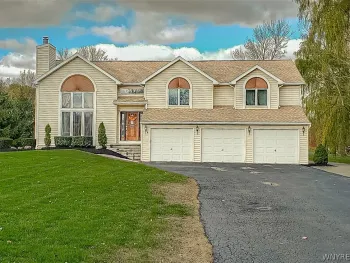 Property at 5507 Oakwood Drive, Pendleton, NY 14120