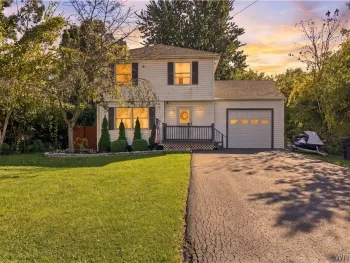 Property at 7715 4th Avenue, Niagara, NY 14304