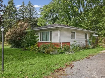 Property at 8435 Rochester Road, Royalton, NY 14067