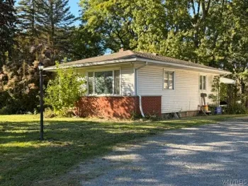 Property at 8435 Rochester Road, Royalton, NY 14067