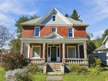 Property at 151 Lincoln Avenue, Salamanca, NY 14779