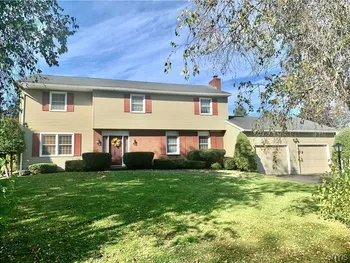 Property at 28 Foxcroft Road, New Hartford, NY 13413