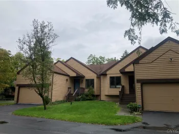 Property at 4 Daybreak Lane, Syracuse, NY 13210