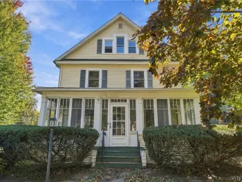 Property at 537 Oakwood Avenue, Aurora, NY 14052