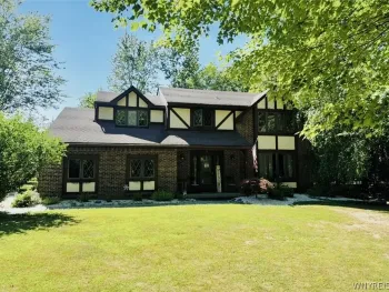 Property at 30 Red Fox Lane, Orchard Park, NY 14127