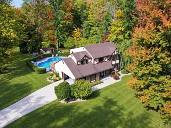 Property at 30 Red Fox Lane, Orchard Park, NY 14127