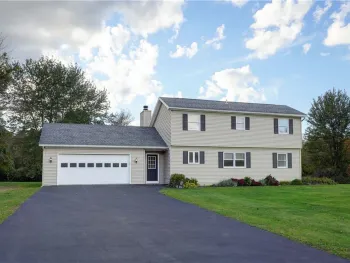 Property at 5314 Upper Holley Rd, Clarendon, NY 14470