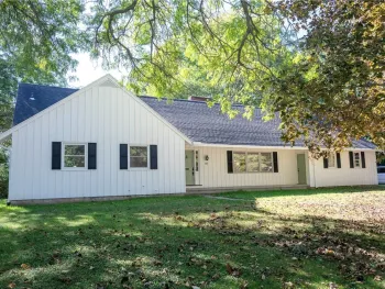 Property at 10 Poplar Lane, Leroy, NY 14482