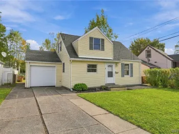 Property at 3 Willow Court, Cheektowaga, NY 14225