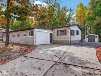 Property at 91 Waterview Parkway, Hamburg, NY 14075