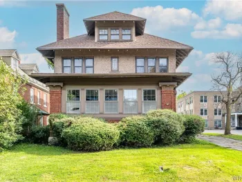 Property at 27 Jewett Parkway, Buffalo, NY 14214