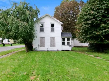 Property at 20 Clarendon Street, Albion, NY 14411