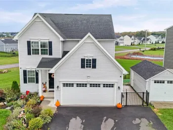 Property at 275 Longleaf Lane, Macedon, NY 14502