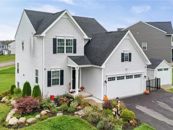 Property at 275 Longleaf Lane, Macedon, NY 14502