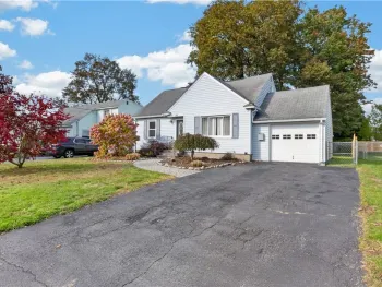 Property at 207 Church Parkway, Cicero, NY 13212
