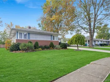Property at 803 Meadowbrook Drive, North Tonawanda, NY 14120