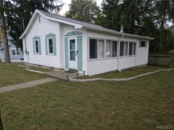 Property at 7017 Quaker Road, Orchard Park, NY 14127
