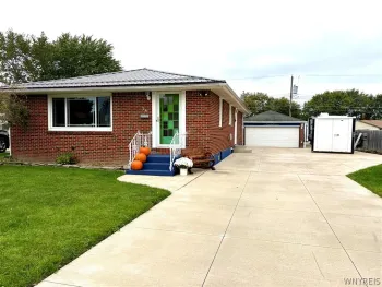 Property at 74 Leocrest Court, West Seneca, NY 14224