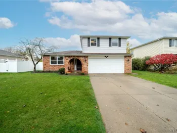 Property at 38 Harvest Lane, Cheektowaga, NY 14043