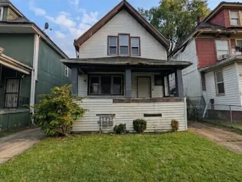 Property at 29 E Woodlawn Avenue, Buffalo, NY 14211