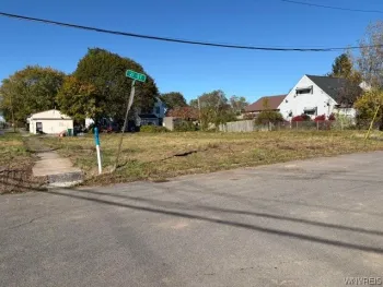 Property at 2702 21st Street, Niagara Falls, NY 14305