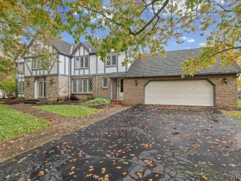 Property at 70 Stonybrook Lane, Amherst, NY 14221