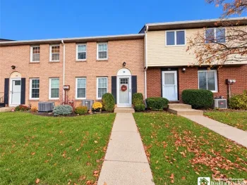 Property at 158 Stepping Stone Lane, Orchard Park, NY 14127