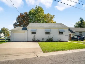 Property at 17 Idlebrook Drive, Cheektowaga, NY 14225