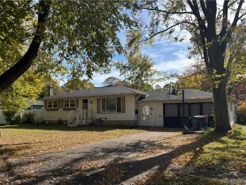 Property at 6 Hamilton Drive, Lockport City, NY 14094