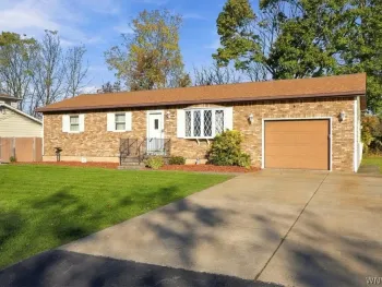 Property at 6908 Joanne Circle, Niagara, NY 14304
