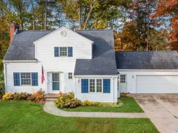 Property at 758 Pasadena Avenue, Niagara Falls, NY 14304