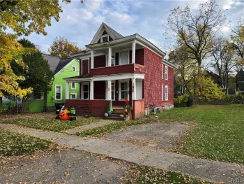 Property at 323 W Calthrop Avenue, Syracuse, NY 13205