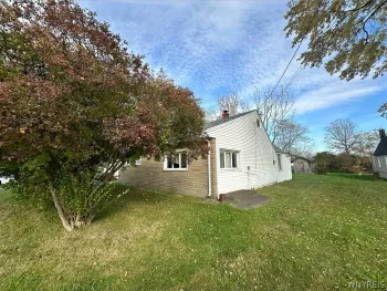 Property at 4513 Woodard Ave, Niagara, NY 14305